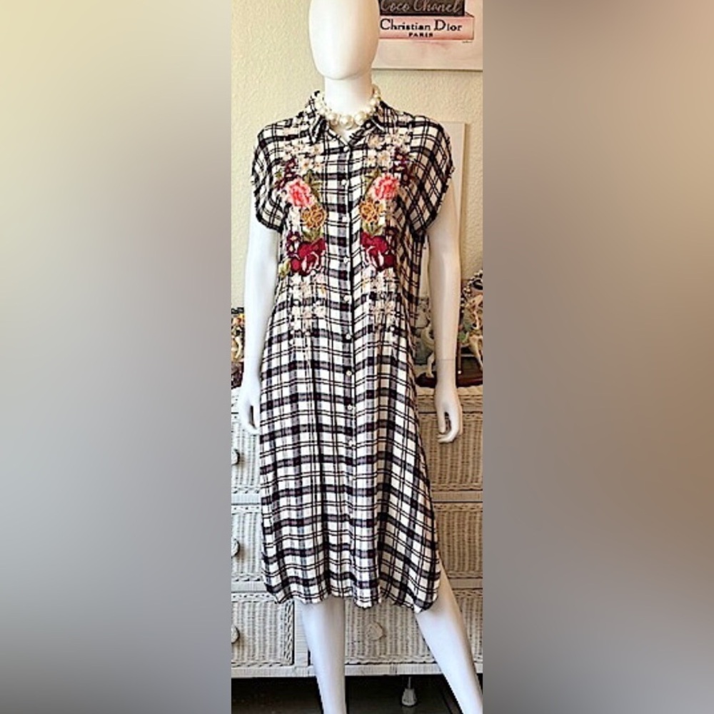 Johnny Was Workshop Shirt Dress Fab Plaid Flannel Embroidered in Beige size S